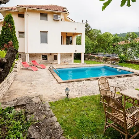 Villa Makou